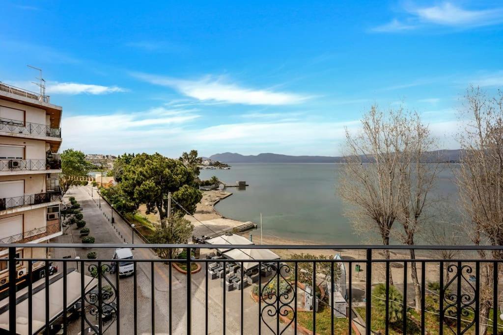 Bright Central Apartment With Splendid Sea View! Chalkida Ngoại thất bức ảnh