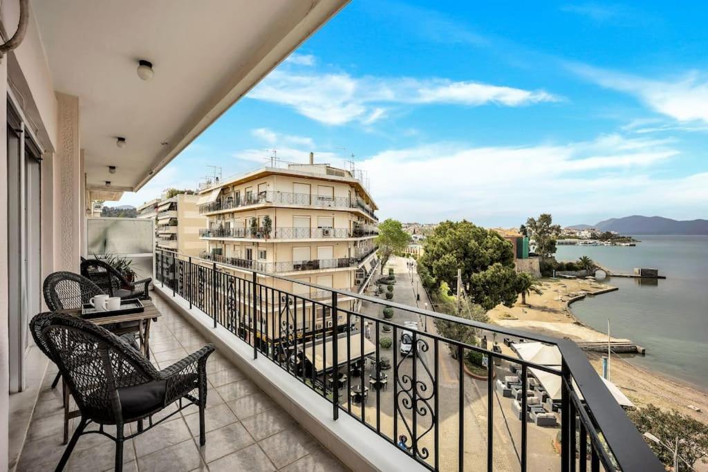 Bright Central Apartment With Splendid Sea View! Chalkida Ngoại thất bức ảnh