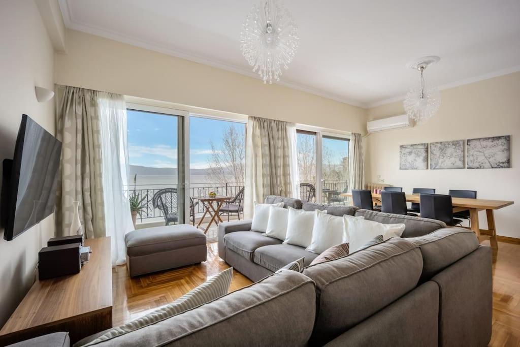 Bright Central Apartment With Splendid Sea View! Chalkida Ngoại thất bức ảnh